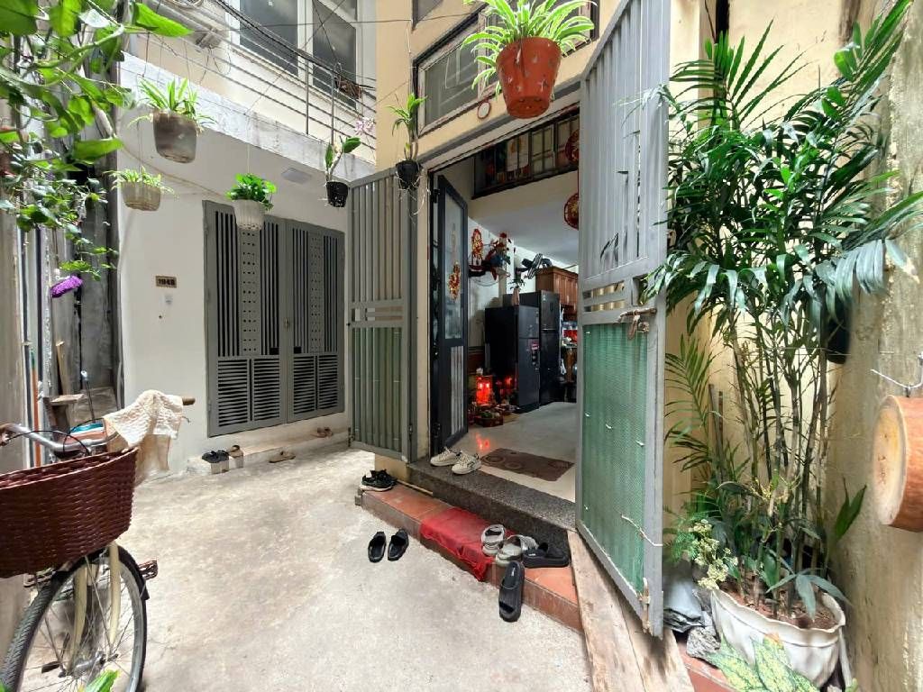 Bán nhà Ngõ Thịnh Quang - diện tích 61m2 5 tầng - Lô góc - giá 4,8 tỷ