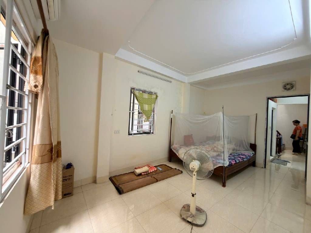 Bán nhà Ngõ Thịnh Quang - diện tích 61m2 5 tầng - Lô góc - giá 4,8 tỷ