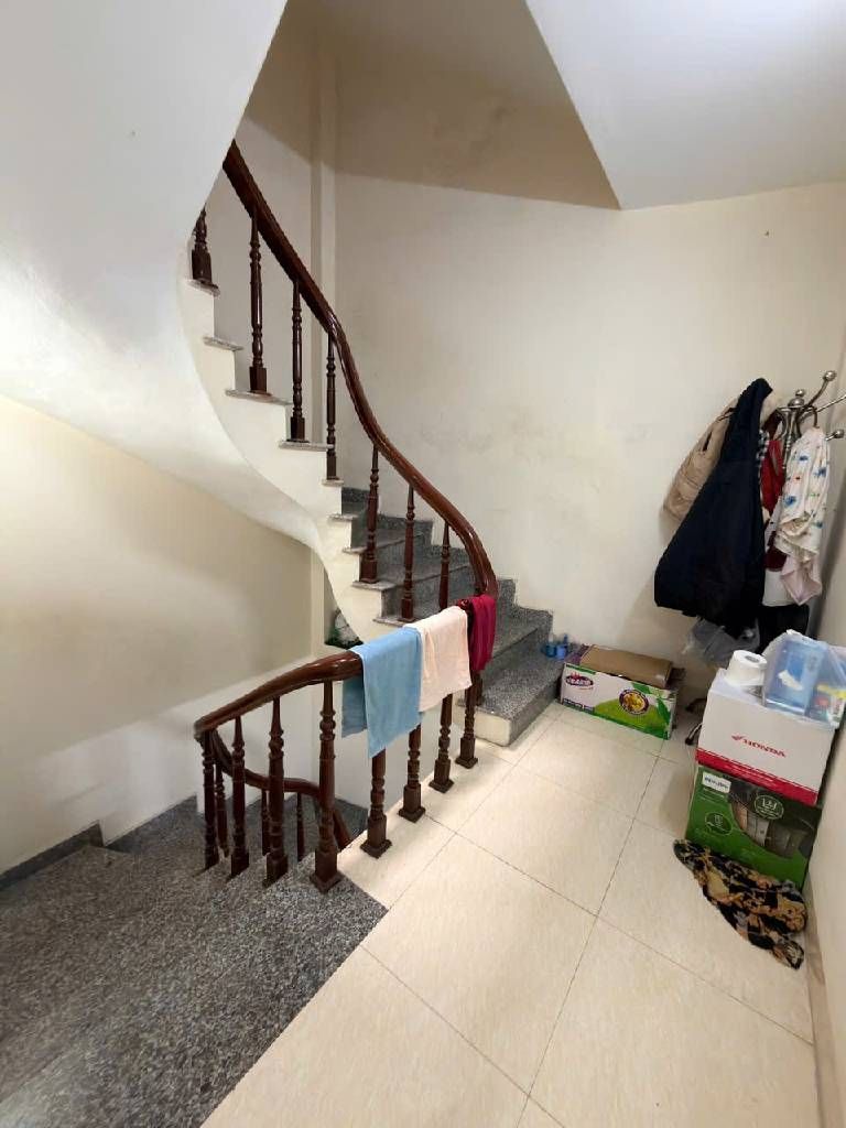 Bán nhà Ngõ Thịnh Quang - diện tích 61m2 5 tầng - Lô góc - giá 4,8 tỷ