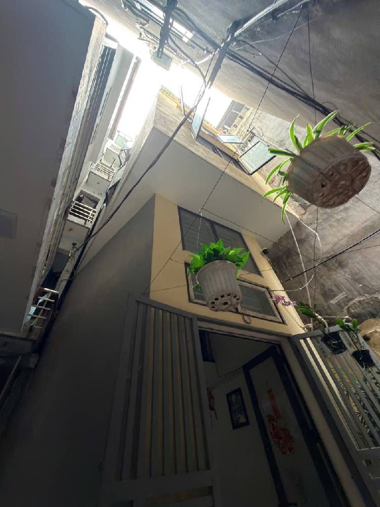 Bán nhà Ngõ Thịnh Quang - diện tích 61m2 5 tầng - Lô góc - giá 4,8 tỷ