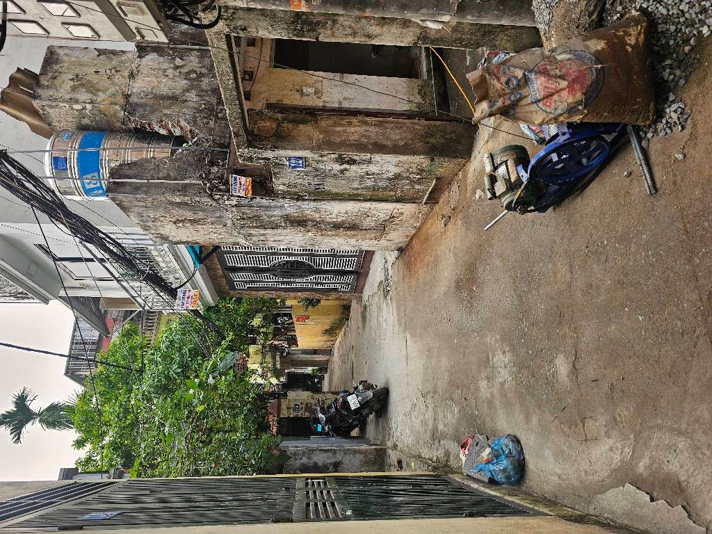 Bán nhà Thanh Lân - diện tích 36m2 5 tầng - ô tô nhỏ lùi vào được - giá 9,5 tỷ