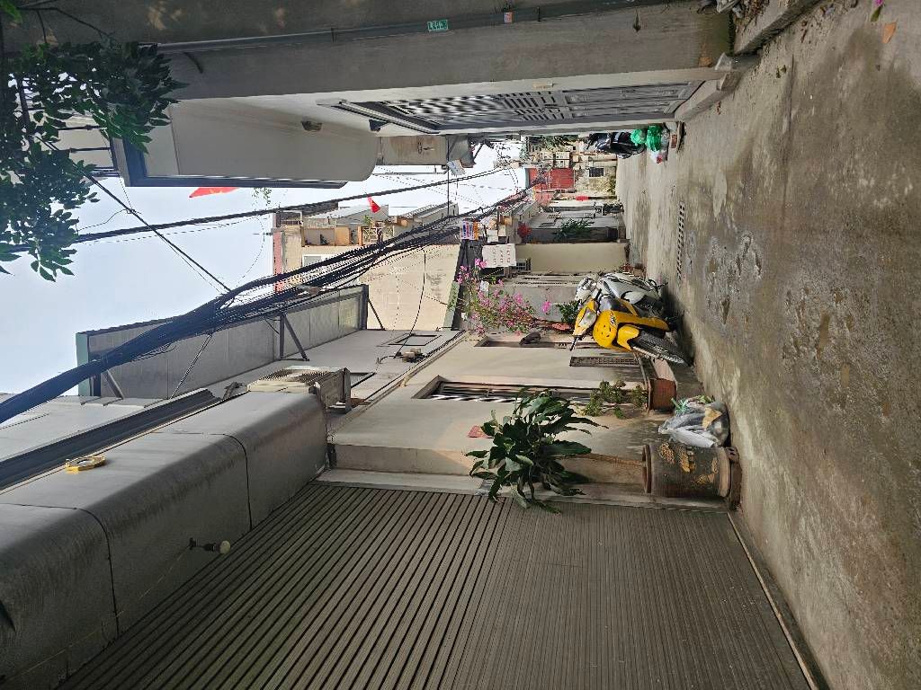 Bán nhà Thanh Lân - diện tích 36m2 5 tầng - ô tô nhỏ lùi vào được - giá 9,5 tỷ