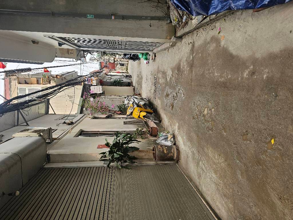 Bán nhà Thanh Lân - diện tích 36m2 5 tầng - ô tô nhỏ lùi vào được - giá 9,5 tỷ