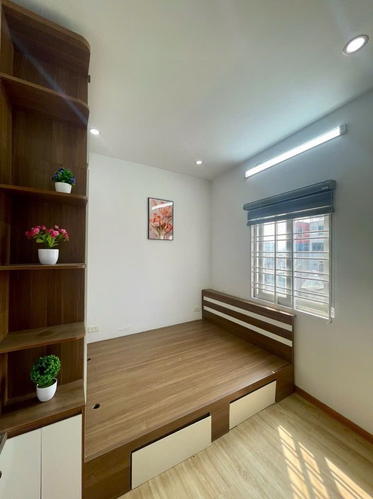 Bán nhà Khương Đình - diện tích 46m2 7 tầng - Lô góc, thang máy - giá 2,35 tỷ