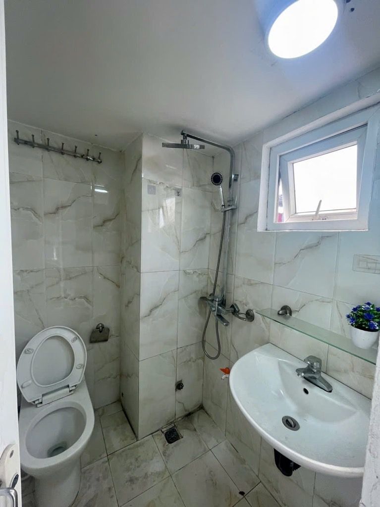 Bán nhà Khương Đình - diện tích 46m2 7 tầng - Lô góc, thang máy - giá 2,35 tỷ