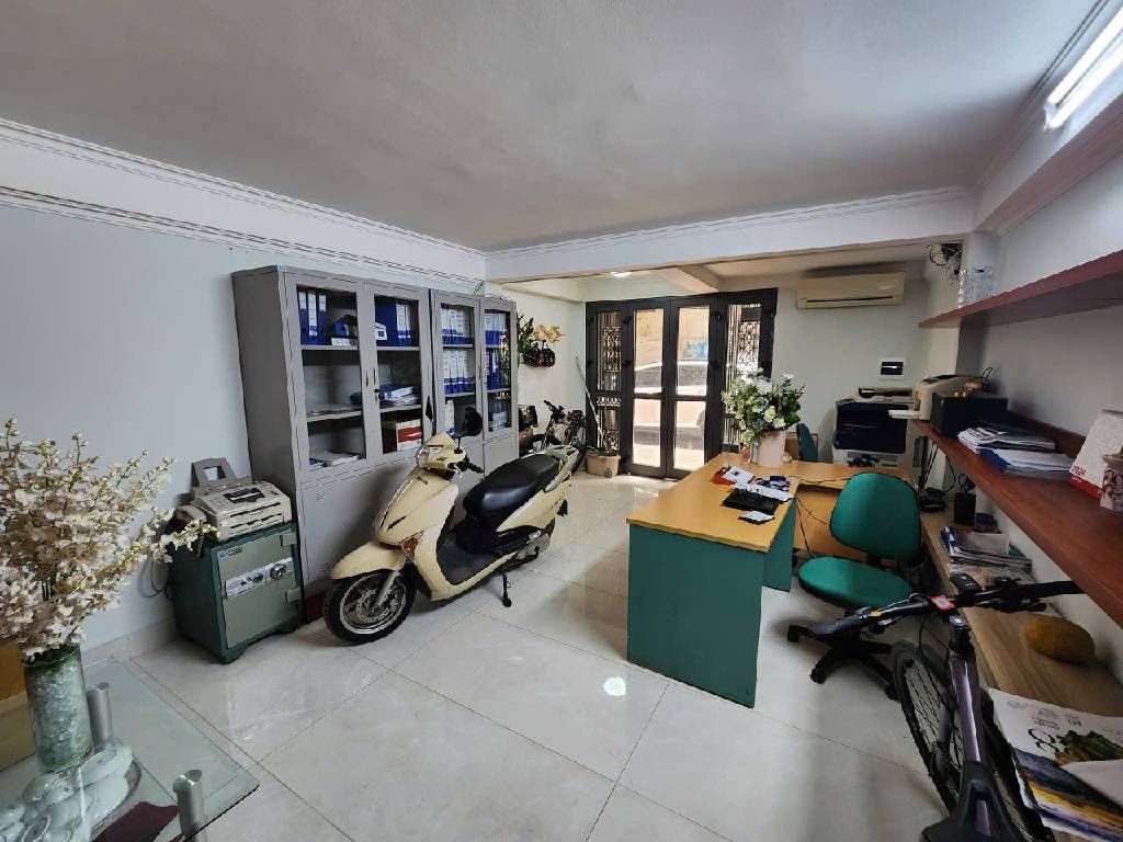 Bán nhà Tam Trinh - diện tích 46m2 5 tầng - Ô tô tránh đỗ - giá 15,8 tỷ