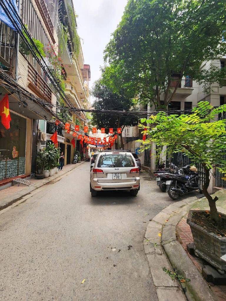 Bán nhà Tam Trinh - diện tích 46m2 5 tầng - Ô tô tránh đỗ - giá 15,8 tỷ