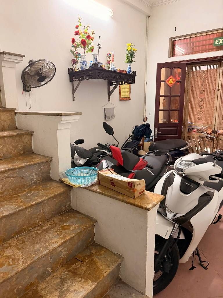 Bán nhà Bạch Mai - diện tích 33m2 5 tầng - Gần phố, ngõ thông - giá 8,6 tỷ