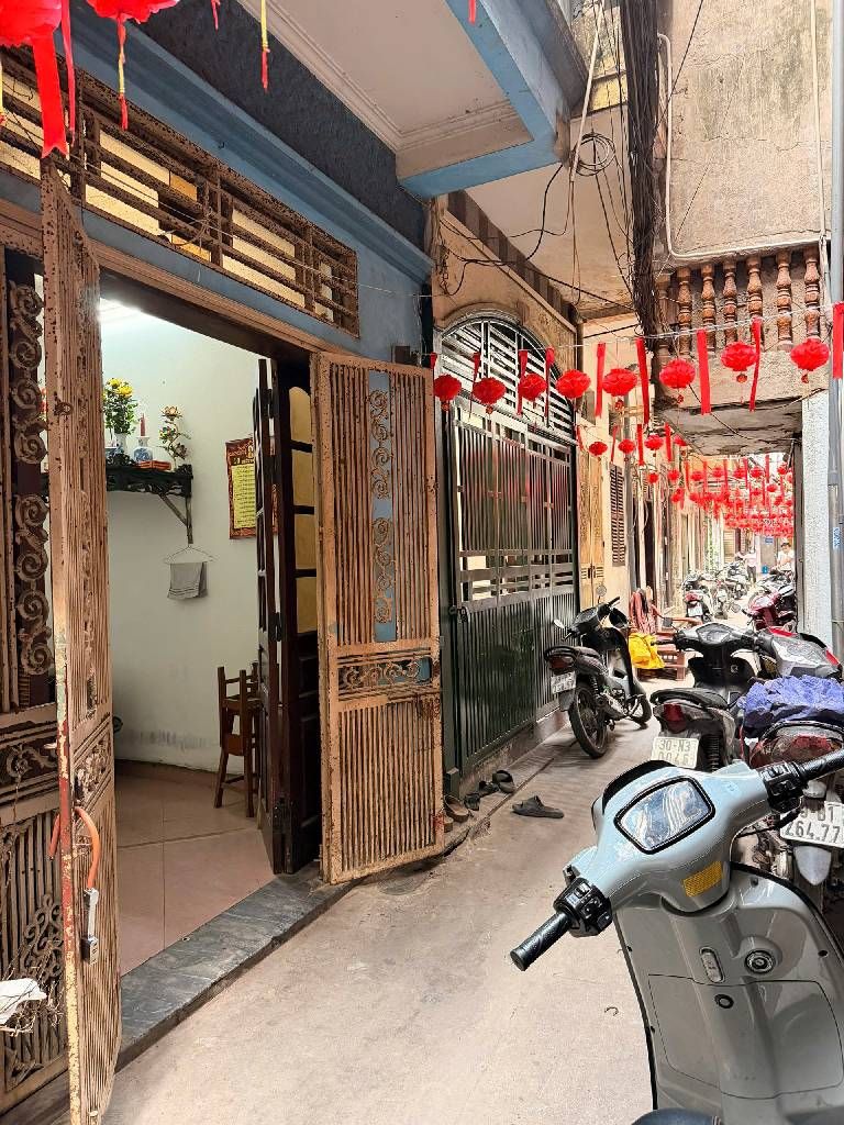 Bán nhà Bạch Mai - diện tích 33m2 5 tầng - Gần phố, ngõ thông - giá 8,6 tỷ