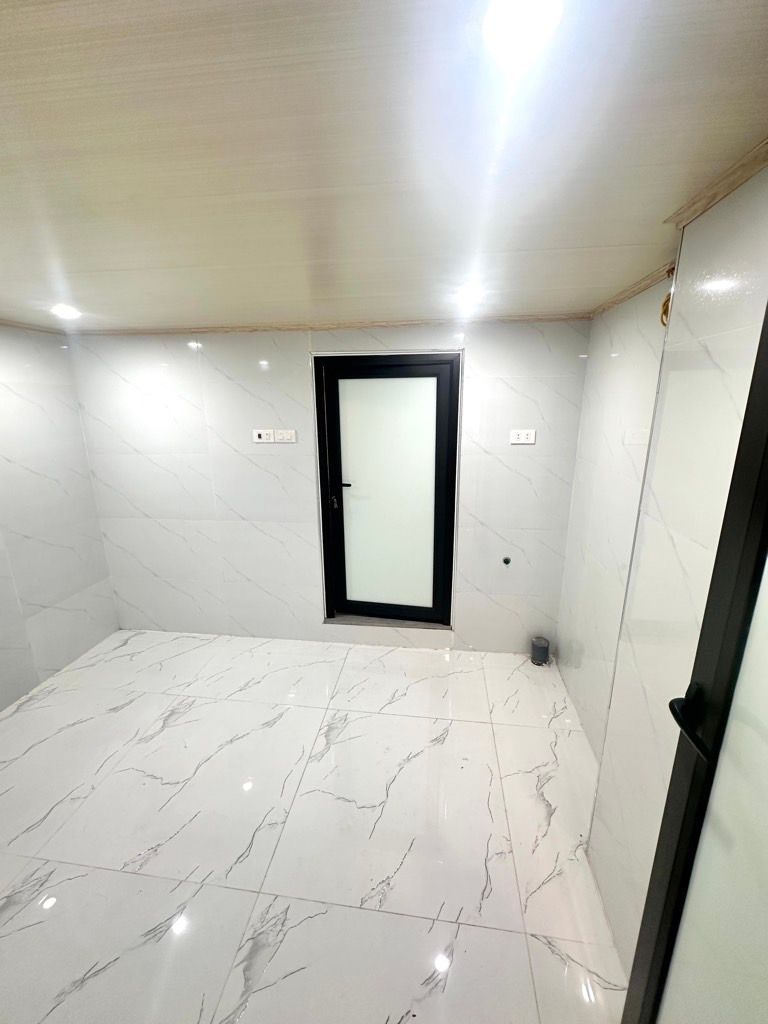 Bán nhà Ngõ 147 Tân Mai - diện tích 34m2 1 tầng - Ô tô đỗ cửa - giá 3,3 tỷ