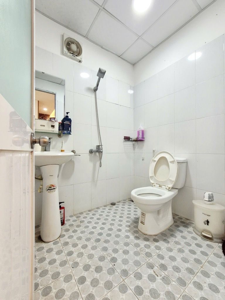 Bán nhà Định Công - diện tích 66.8m2 4 tầng - Khu VIP phân lô C13 Bộ Quốc Phòng - giá 4,8 tỷ