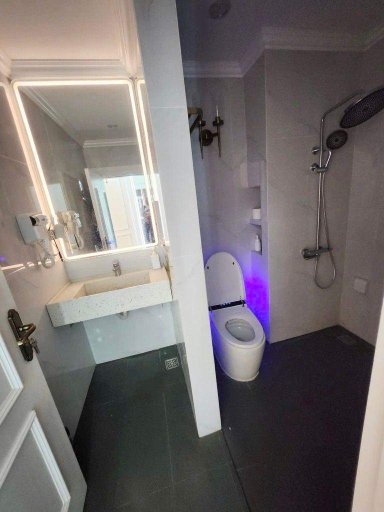 Bán nhà Đông Thiên - diện tích 36m2 5 tầng - Ô tô đỗ cửa - giá 11,9 tỷ