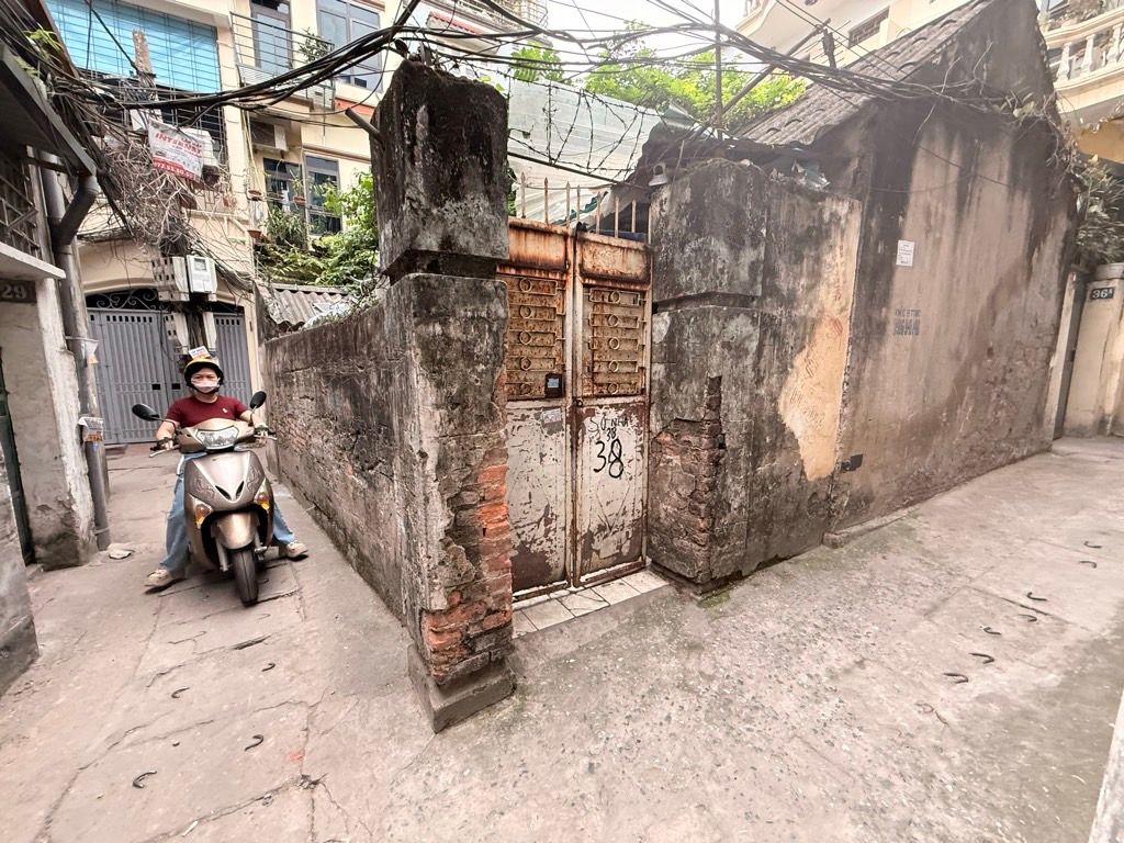 Bán nhà Trần Khát Chân - diện tích 66m2 1 tầng - Lô góc mặt thoáng - giá 15,8 tỷ