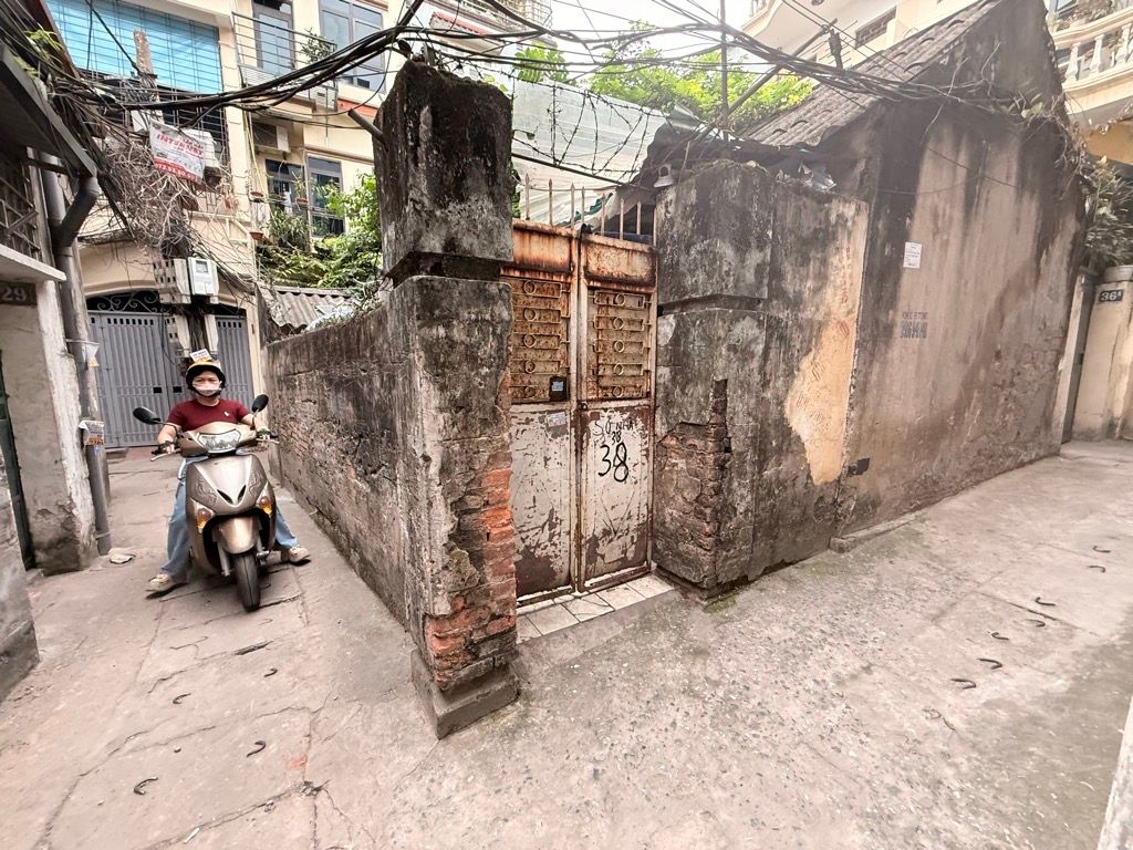 Bán nhà Trần Khát Chân - diện tích 66m2 1 tầng - Lô góc mặt thoáng - giá 15,8 tỷ