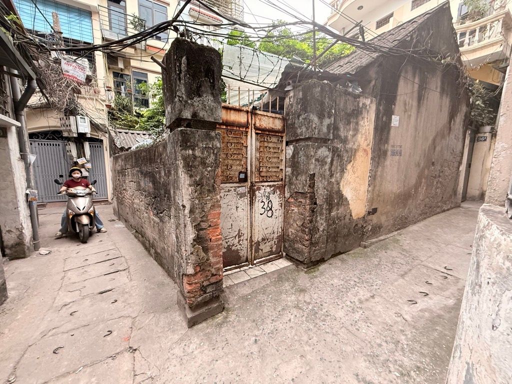 Bán nhà Trần Khát Chân - diện tích 66m2 1 tầng - Lô góc mặt thoáng - giá 15,8 tỷ