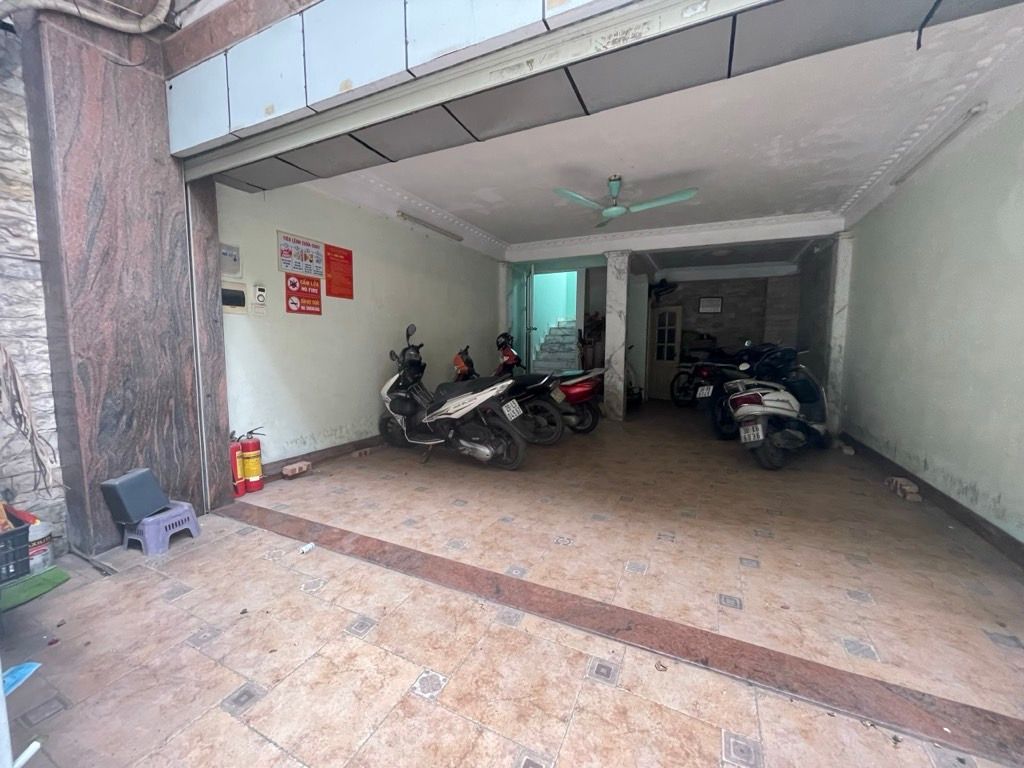 Bán nhà Nguyễn Phúc Lai - diện tích 46m2 6 tầng - ô tô tránh, ô tô vào nhà - giá 23 tỷ