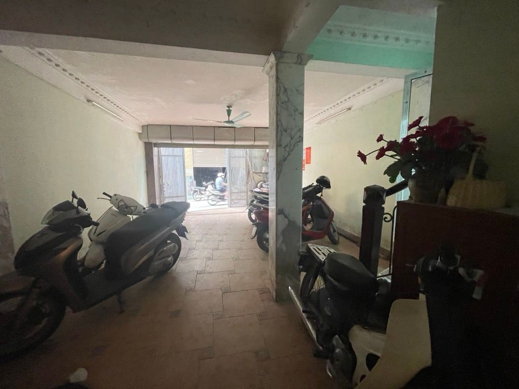 Bán nhà Nguyễn Phúc Lai - diện tích 46m2 6 tầng - ô tô tránh, ô tô vào nhà - giá 23 tỷ