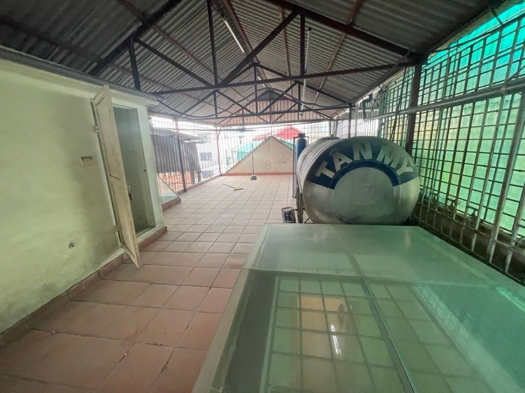 Bán nhà Nguyễn Phúc Lai - diện tích 46m2 6 tầng - ô tô tránh, ô tô vào nhà - giá 23 tỷ