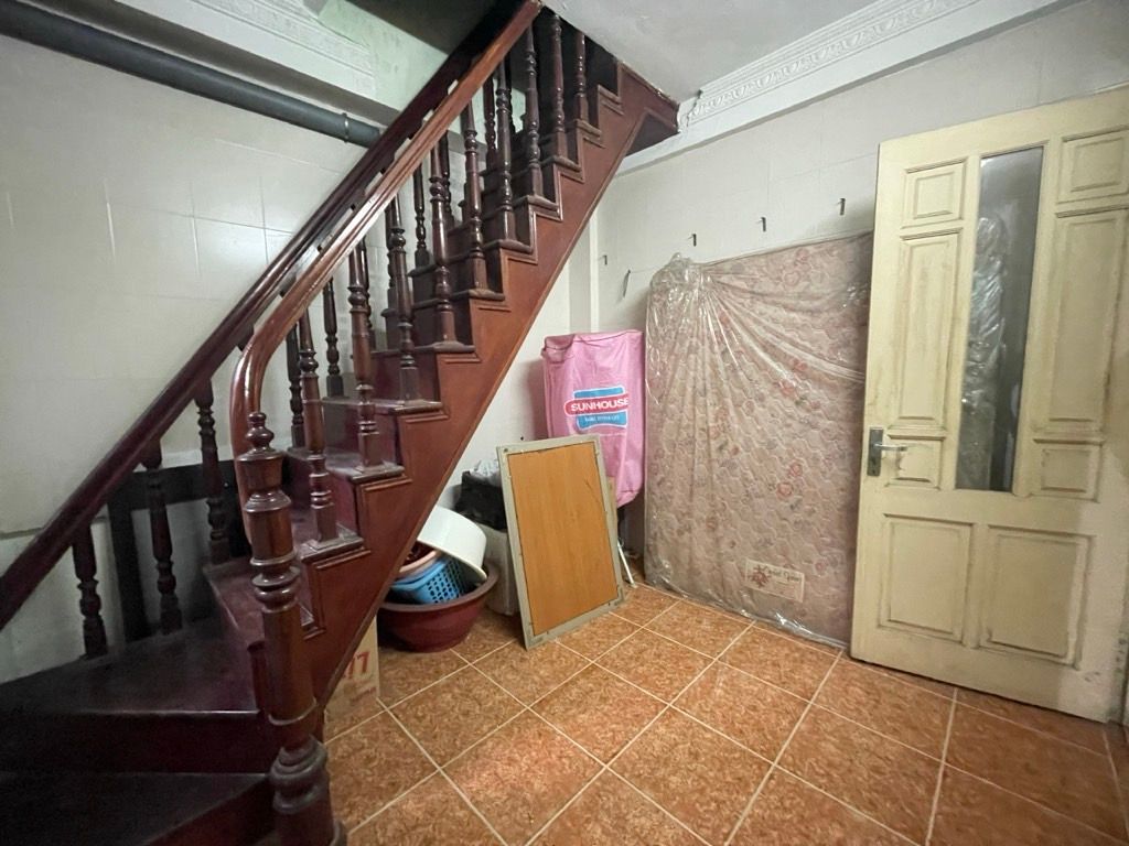 Bán nhà Nguyễn Phúc Lai - diện tích 46m2 6 tầng - ô tô tránh, ô tô vào nhà - giá 23 tỷ