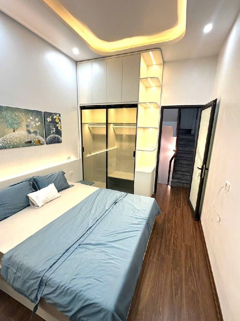 Bán nhà Chính Kinh - diện tích 23,8m2 5 tầng - Mặt phố lô góc, kinh doanh - giá 8,5 tỷ