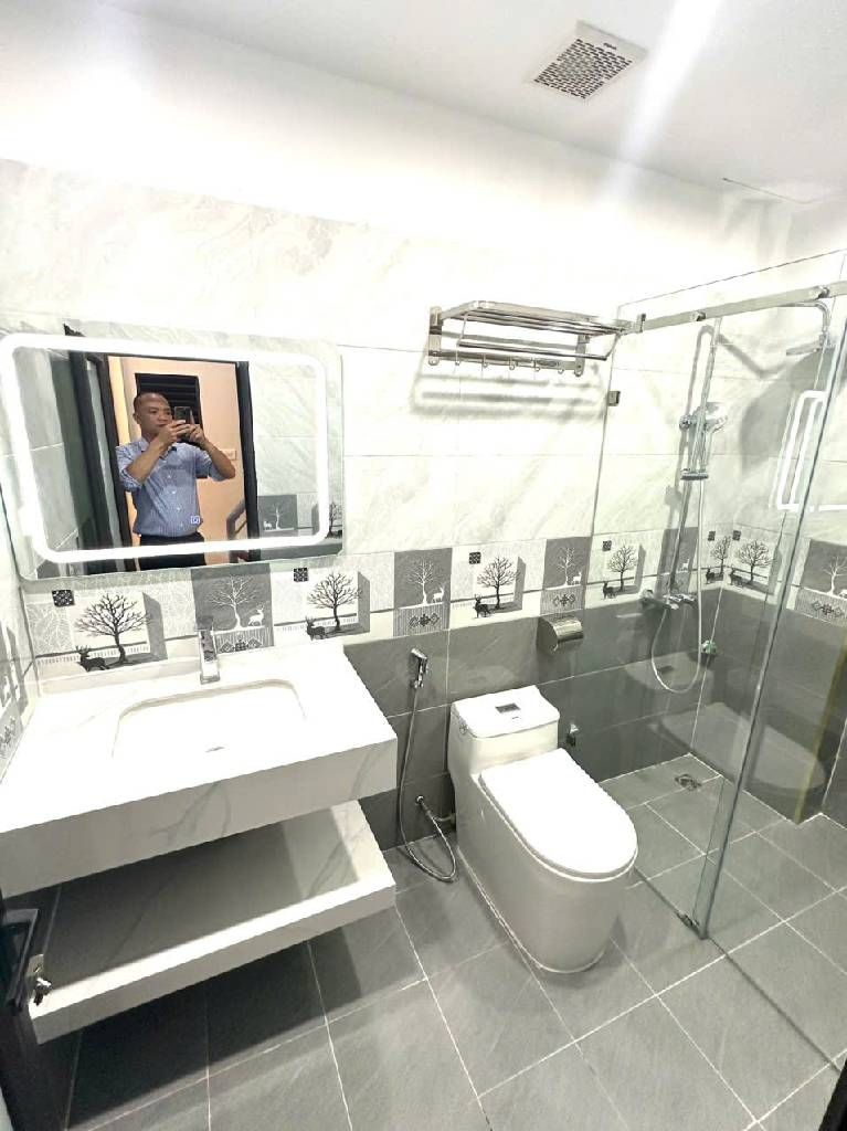 Bán nhà Chính Kinh - diện tích 23,8m2 5 tầng - Mặt phố lô góc, kinh doanh - giá 8,5 tỷ