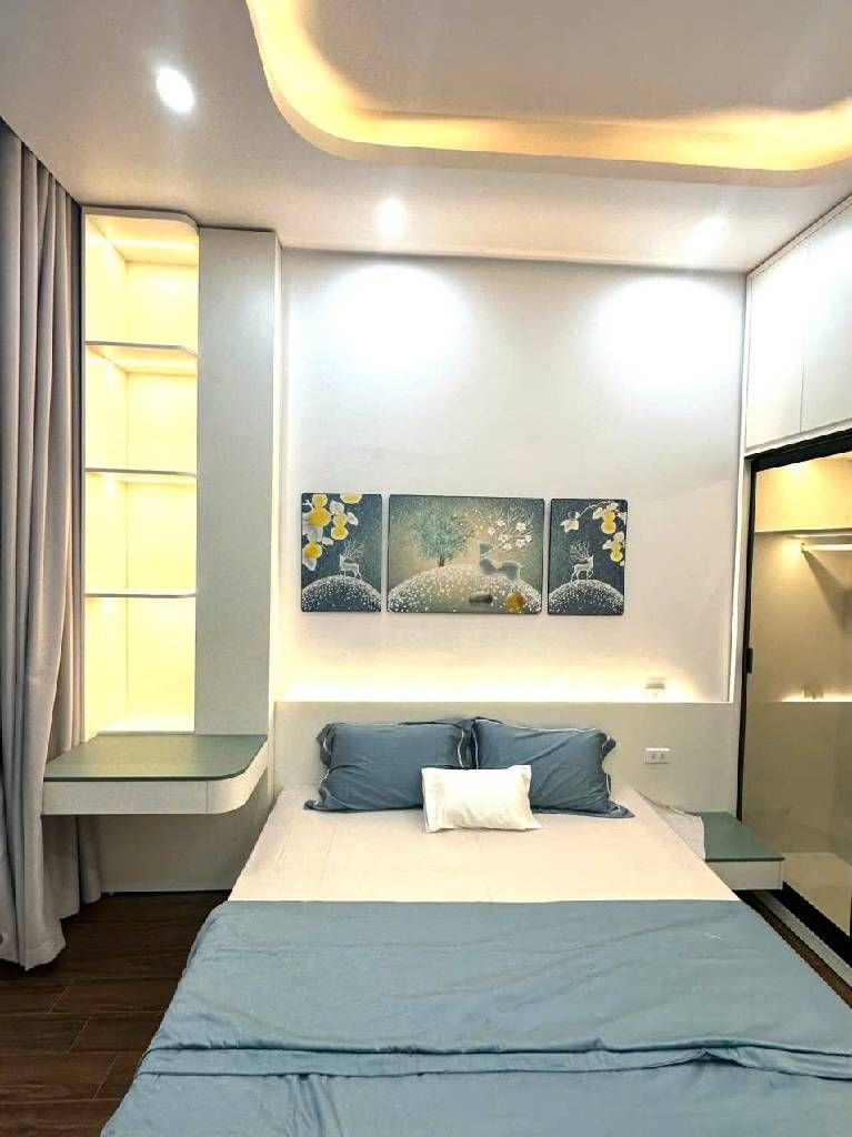 Bán nhà Chính Kinh - diện tích 23,8m2 5 tầng - Mặt phố lô góc, kinh doanh - giá 8,5 tỷ