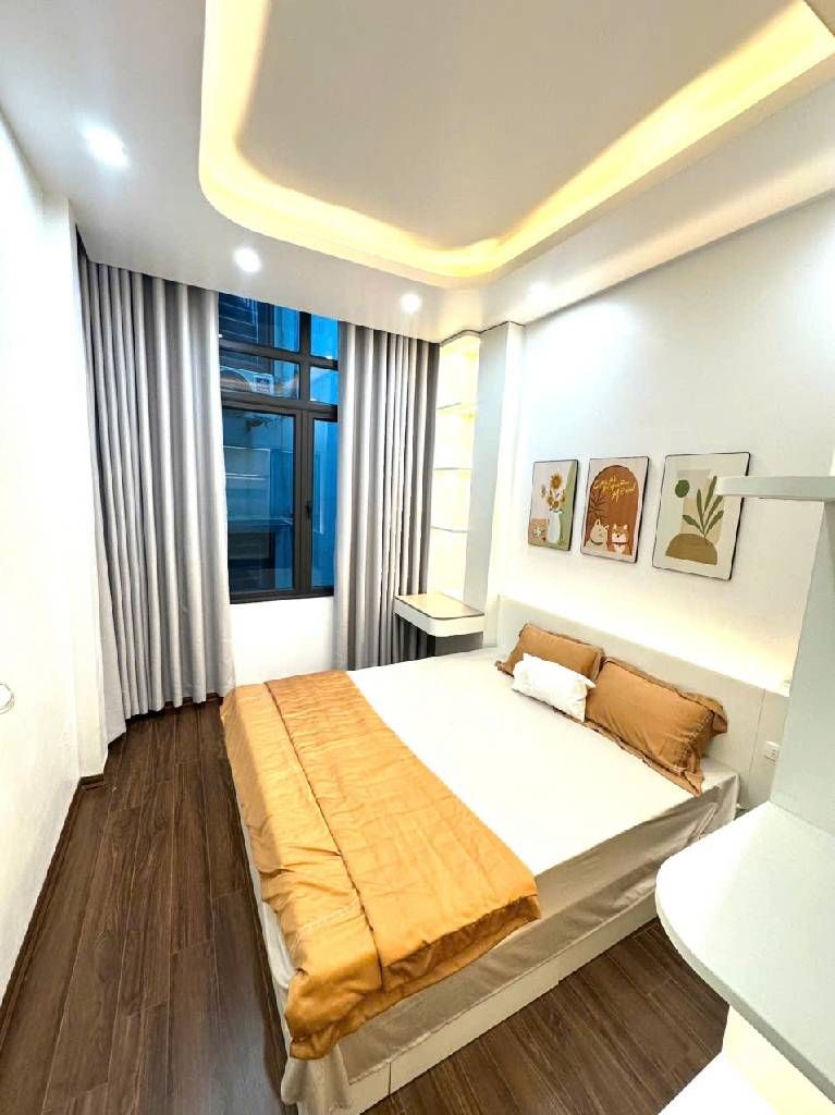 Bán nhà Chính Kinh - diện tích 23,8m2 5 tầng - Mặt phố lô góc, kinh doanh - giá 8,5 tỷ