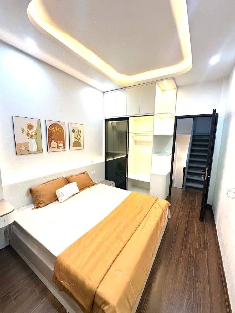 Bán nhà Chính Kinh - diện tích 23,8m2 5 tầng - Mặt phố lô góc, kinh doanh - giá 8,5 tỷ