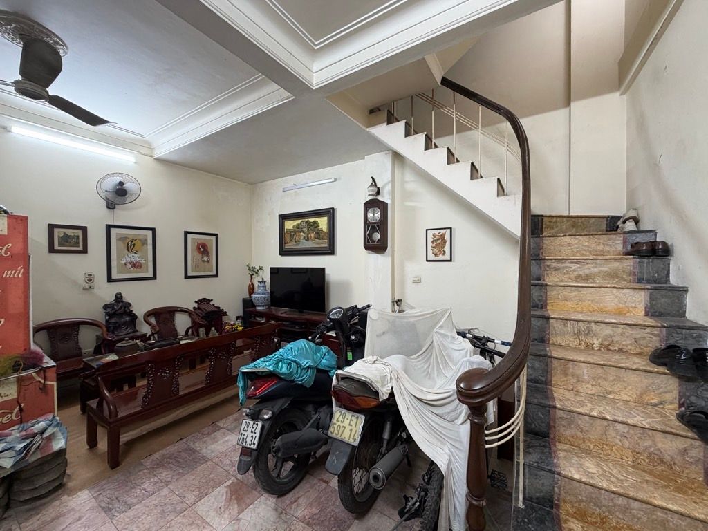 Bán nhà Vĩnh Hồ - diện tích 31m2 4 tầng - Mặt phố - giá 14,9 tỷ