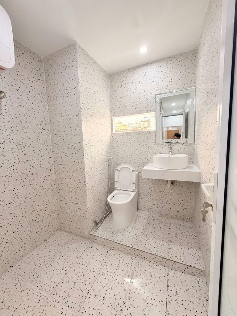 Bán nhà Bạch Mai - diện tích 65m2 1 tầng - Căn góc 2PN - giá 4,25 tỷ