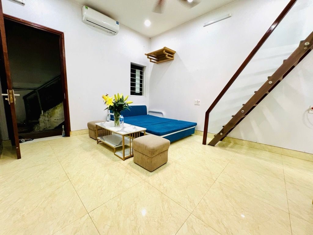 Bán nhà Nguyễn Chí Thanh - diện tích 45m2 1 tầng - Tập thể tầng 1 sau mặt phố - giá 3,25 tỷ