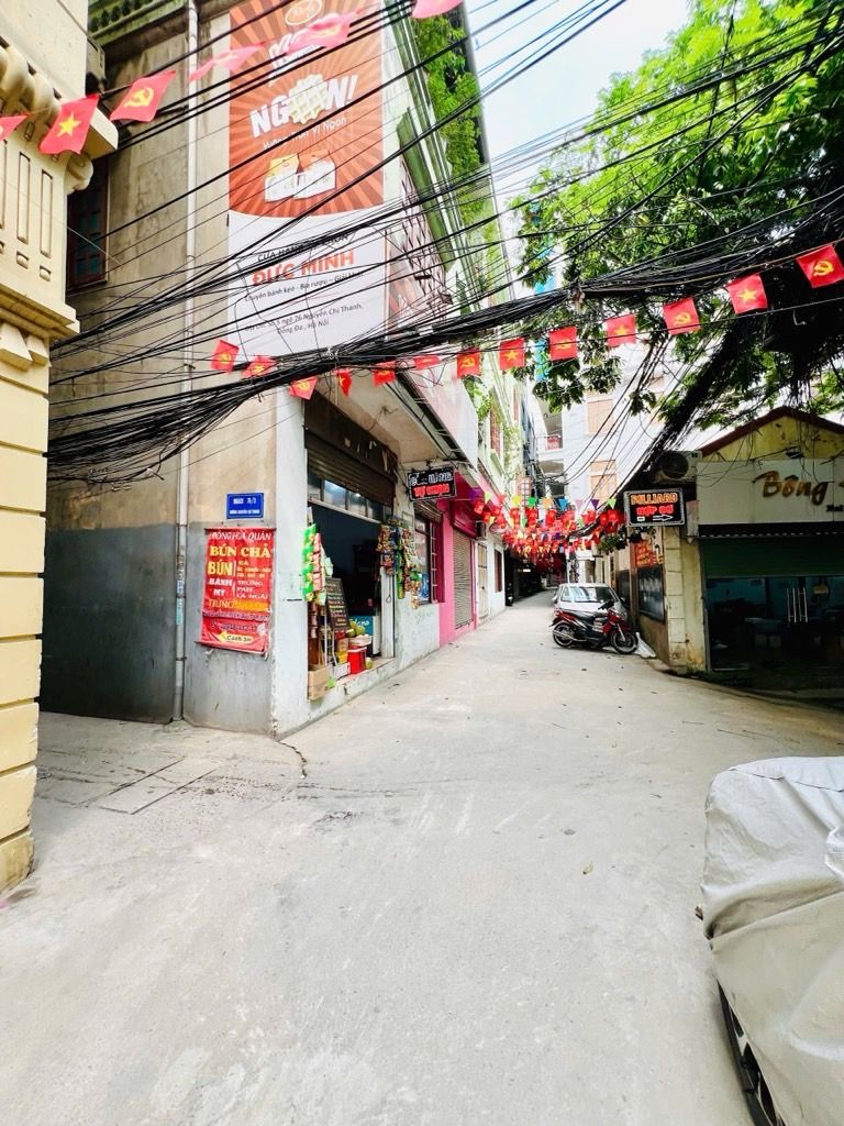 Bán nhà Nguyễn Chí Thanh - diện tích 45m2 1 tầng - Tập thể tầng 1 sau mặt phố - giá 3,25 tỷ