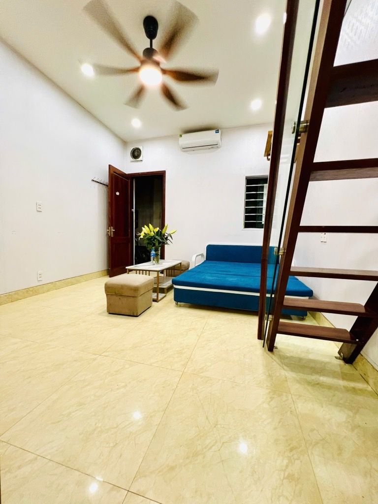 Bán nhà Nguyễn Chí Thanh - diện tích 45m2 1 tầng - Tập thể tầng 1 sau mặt phố - giá 3,25 tỷ