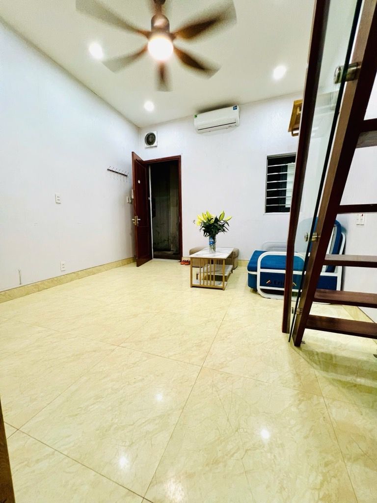 Bán nhà Nguyễn Chí Thanh - diện tích 45m2 1 tầng - Tập thể tầng 1 sau mặt phố - giá 3,25 tỷ