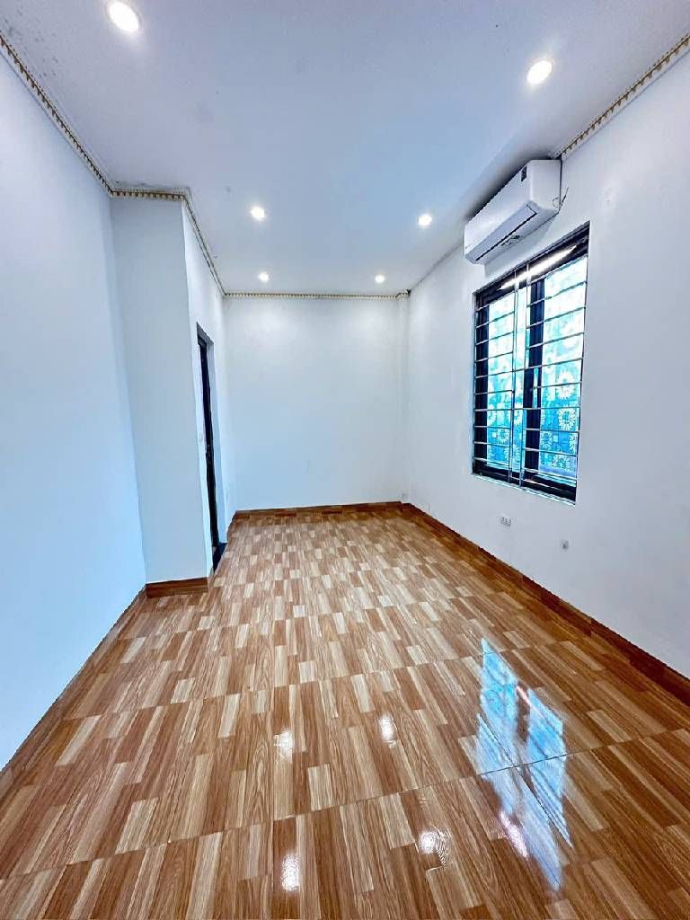 Bán nhà Đông Thiên - diện tích 45m2 3 tầng - Lô góc thoáng sáng - giá 3,3 tỷ