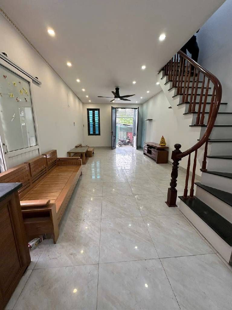 Bán nhà Đông Thiên - diện tích 45m2 3 tầng - Lô góc thoáng sáng - giá 3,3 tỷ