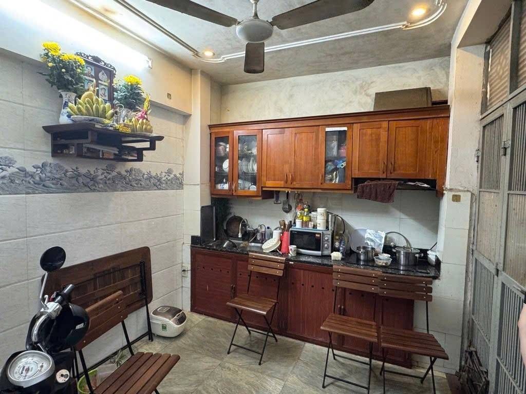 Bán nhà Ngõ Chợ Khâm Thiên - diện tích 18m2 4 tầng - gần chợ - giá 6,8 tỷ