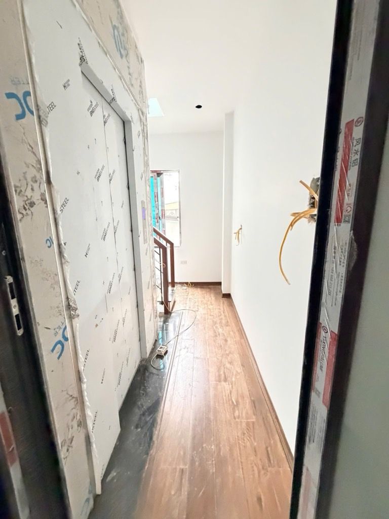 Bán nhà Khương Trung - diện tích 32m2 5 tầng - Nhà mới thang máy nhập khẩu - giá 0 tỷ