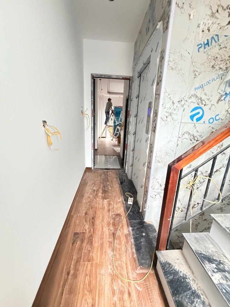 Bán nhà Khương Trung - diện tích 32m2 5 tầng - Nhà mới thang máy nhập khẩu - giá 0 tỷ