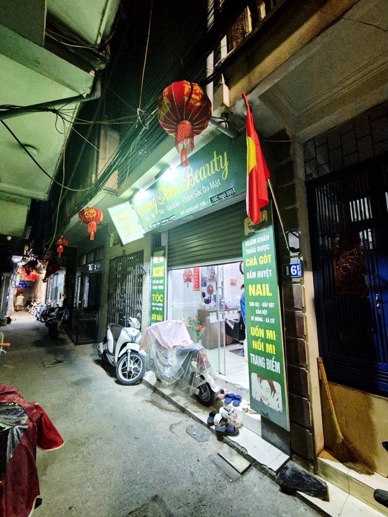 Bán nhà Trường Chinh - diện tích 27.4m2 2 tầng - Nhà mặt ngõ kinh doanh sầm uất - giá 10,6 tỷ