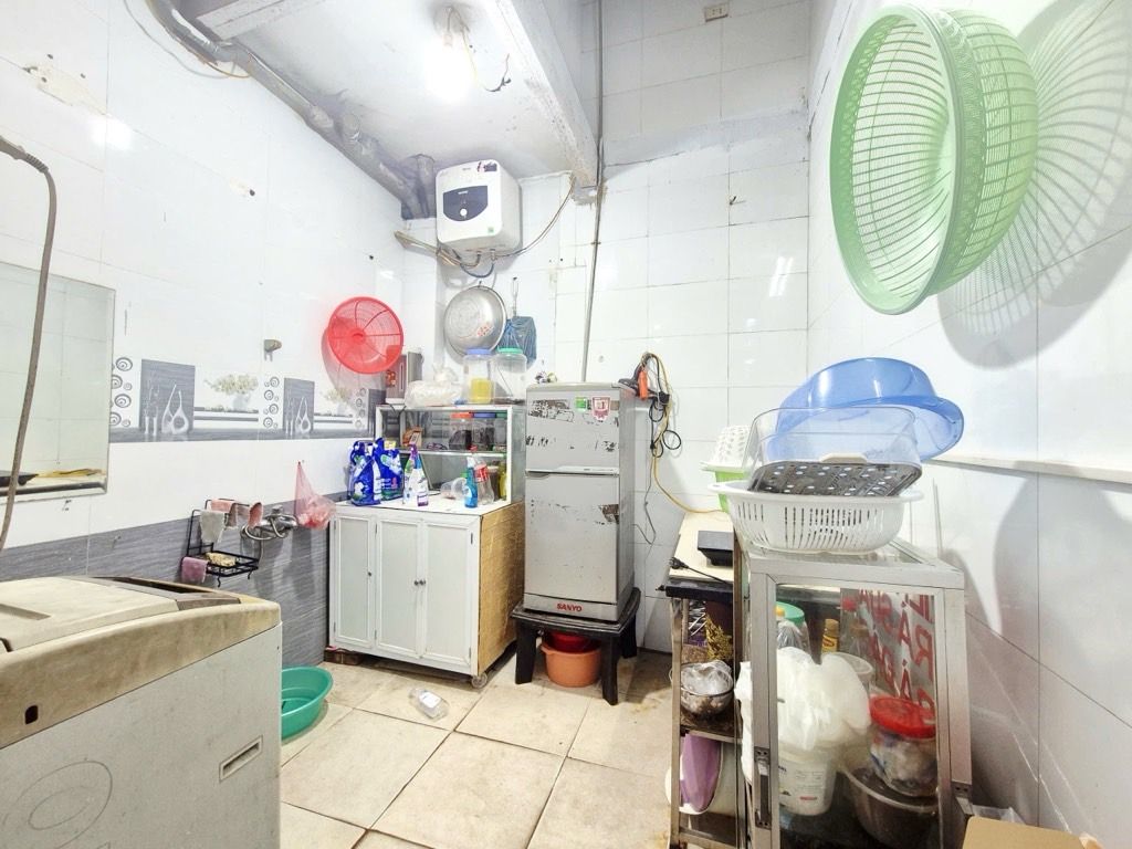 Bán nhà Trường Chinh - diện tích 27.4m2 2 tầng - Nhà mặt ngõ kinh doanh sầm uất - giá 10,6 tỷ