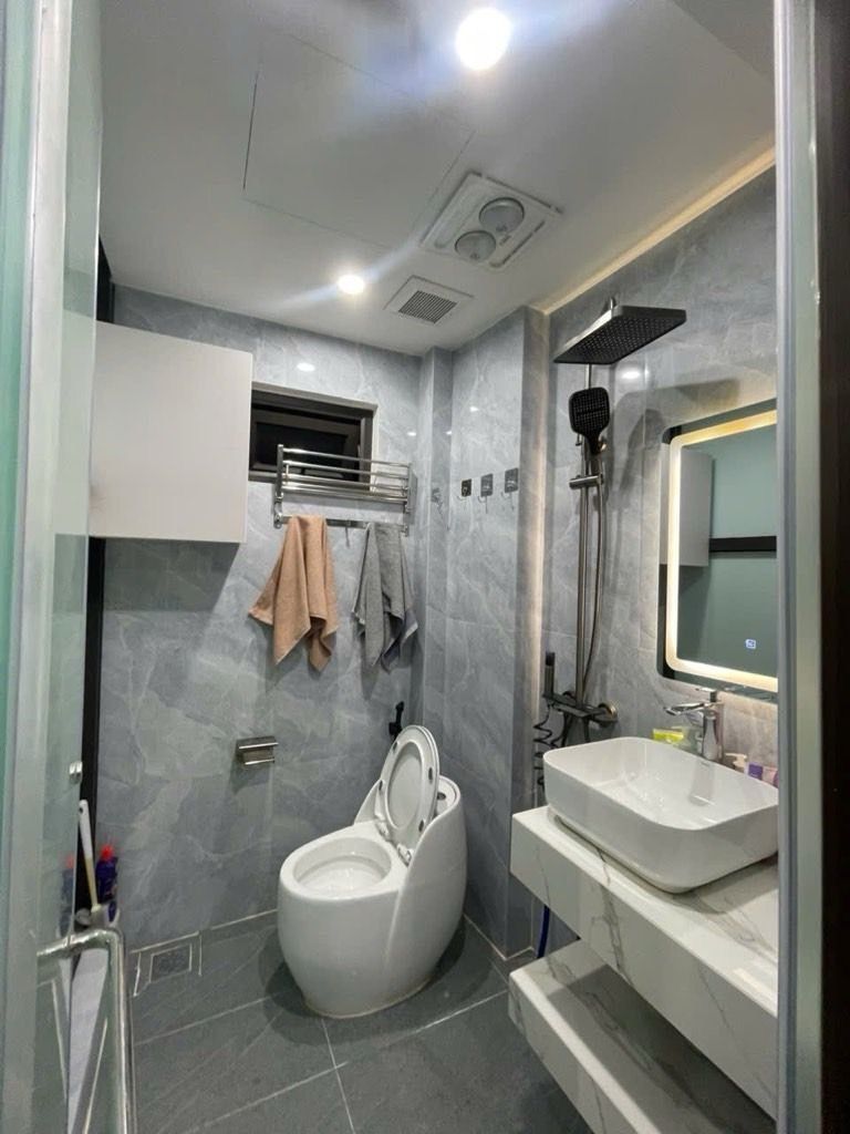 Bán nhà Tây Sơn - diện tích 15,4m2 4 tầng - ô tô đỗ cổng - giá 6,8 tỷ