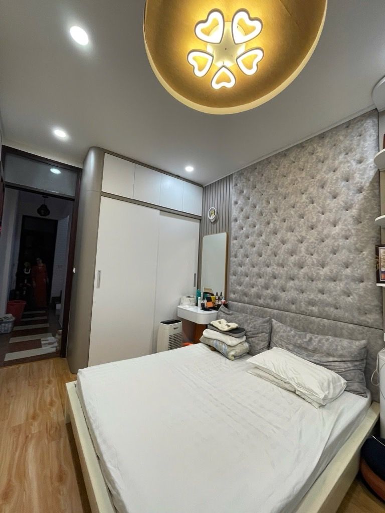 Bán nhà Trường Chinh - diện tích 39,4m2 5 tầng - Ô tô tránh - giá 15 tỷ