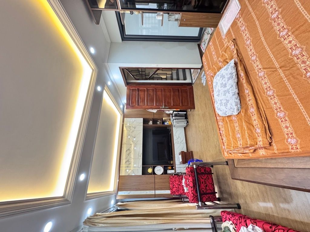 Bán nhà Trương Định - diện tích 44m2 5 tầng - Ô tô sát nhà - giá 13 tỷ