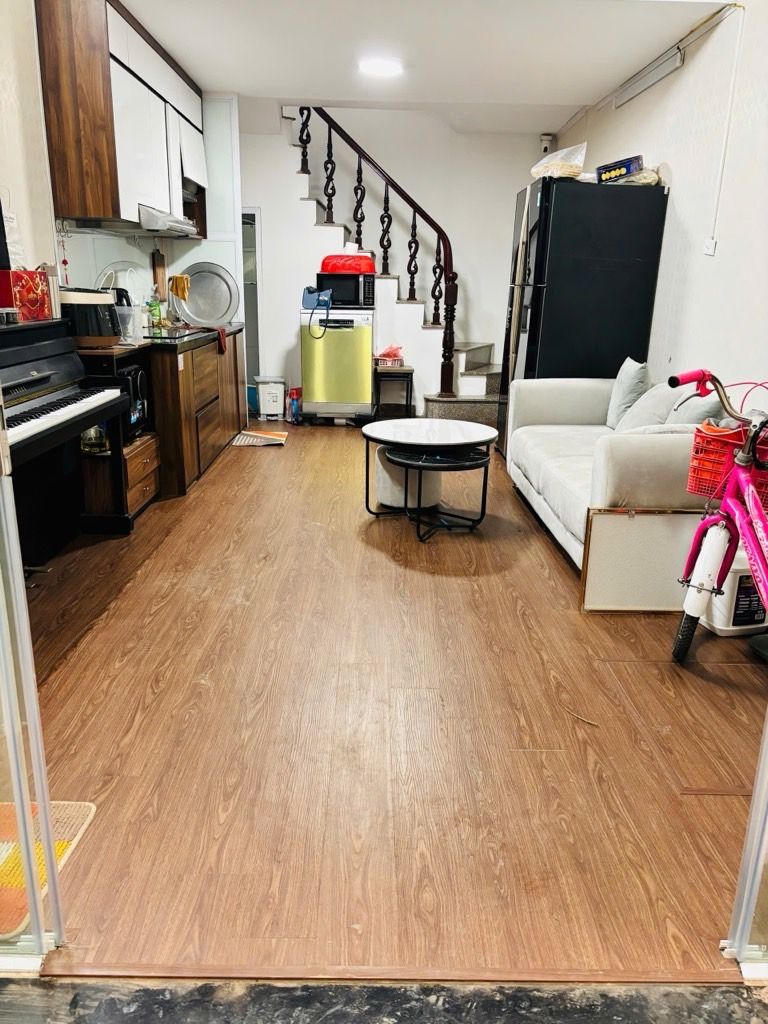 Bán nhà Hoàng Mai - diện tích 30m2 3 tầng - ô tô đỗ cửa - giá 9,7 tỷ