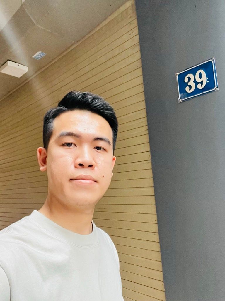 Bán nhà Hoàng Mai - diện tích 30m2 3 tầng - ô tô đỗ cửa - giá 9,7 tỷ