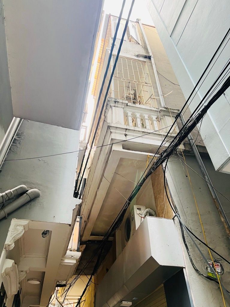 Bán nhà Hoàng Mai - diện tích 30m2 3 tầng - ô tô đỗ cửa - giá 9,7 tỷ