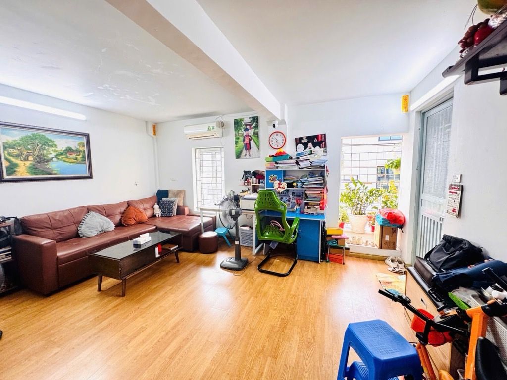 Bán nhà Ngõ Văn Chương - diện tích 65m2 1 tầng - Tập thể Văn Chương - giá 4,5 tỷ