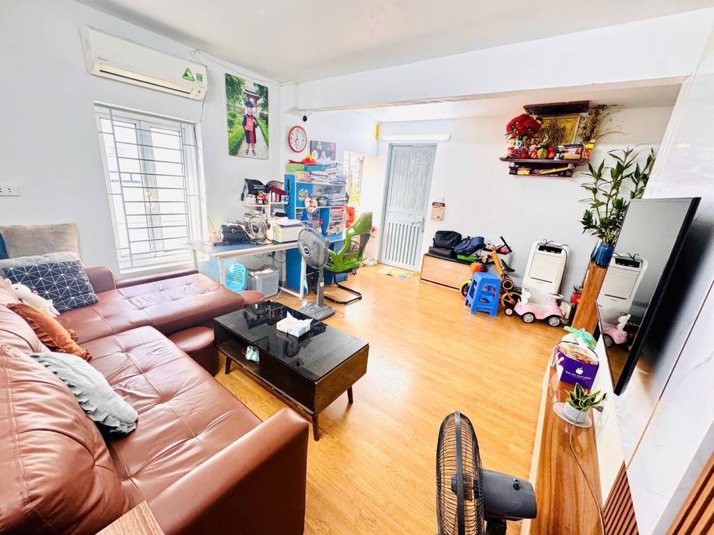 Bán nhà Ngõ Văn Chương - diện tích 65m2 1 tầng - Tập thể Văn Chương - giá 4,5 tỷ