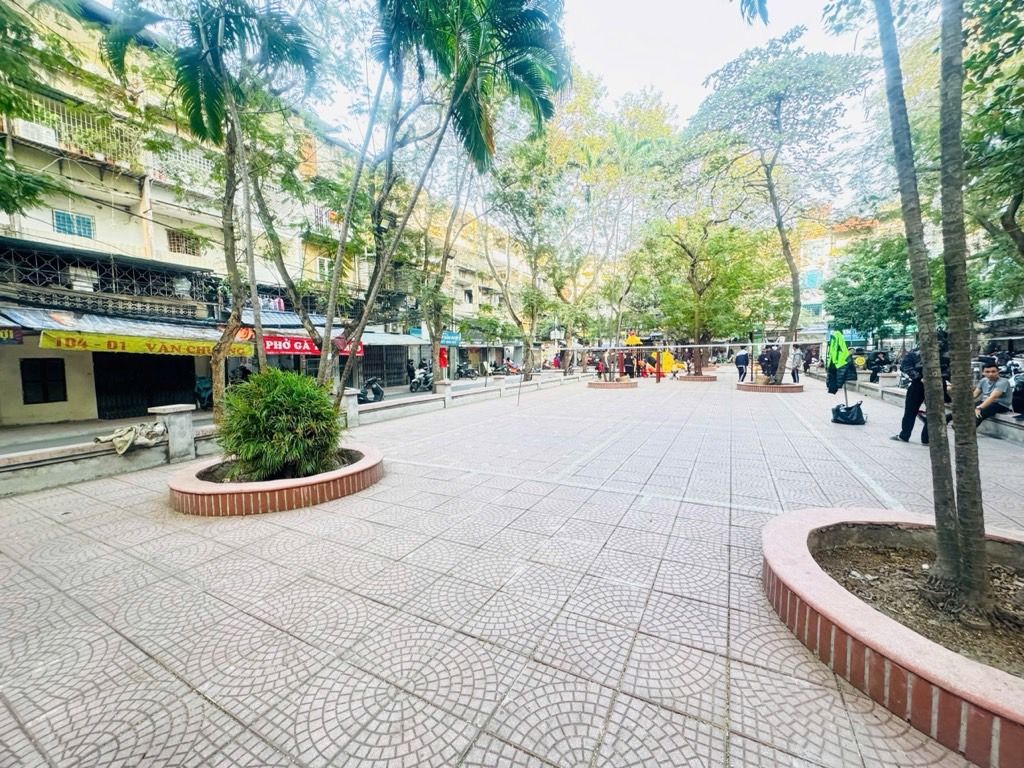 Bán nhà Ngõ Văn Chương - diện tích 65m2 1 tầng - Tập thể Văn Chương - giá 4,5 tỷ